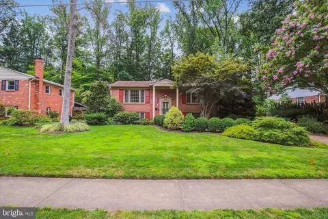 8943 Orange Hunt Ln, Annandale, VA 22003
