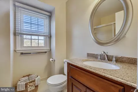 8849 Applecross Ln, Springfield, VA 22153 photo 19