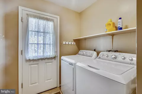 8849 Applecross Ln, Springfield, VA 22153 photo 13