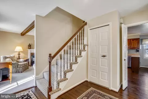8849 Applecross Ln, Springfield, VA 22153 photo 2