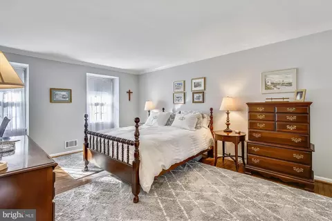 8849 Applecross Ln, Springfield, VA 22153 photo 14