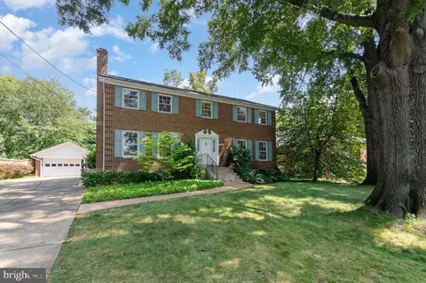 5406 Waycross Dr, Alexandria, VA 22310
