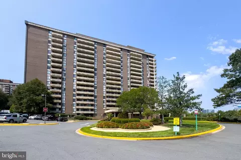 Exterior - 1800 Old Meadow Rd #1708, Mclean, VA 22102 photo 7 of 13