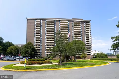 Exterior - 1800 Old Meadow Rd #1708, Mclean, VA 22102 photo 8 of 13