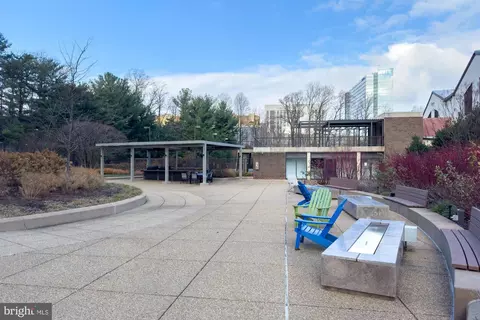 Exterior - 1800 Old Meadow Rd #1708, Mclean, VA 22102 photo 12 of 13