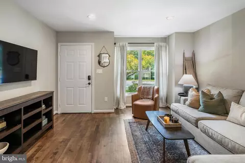 7632 Wood Mist Ln, Falls Church, VA 22043
