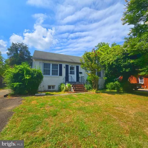 6422 Pickett St, Alexandria, VA 22306