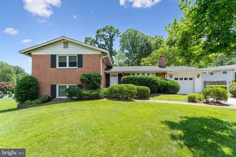 3701 Forest Grove Dr, Annandale, VA 22003