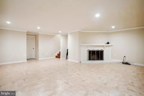 Living - 9508 Draycott Ct, Burke, VA 22015 photo 3 of 3