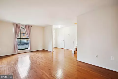 Living - 9508 Draycott Ct, Burke, VA 22015 photo 1 of 3
