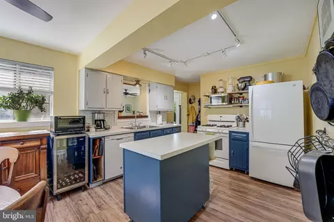 6025 Brunswick St, Springfield, VA 22150 photo 9