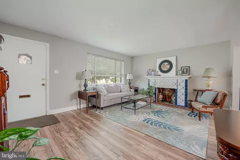 6025 Brunswick St, Springfield, VA 22150 photo 4