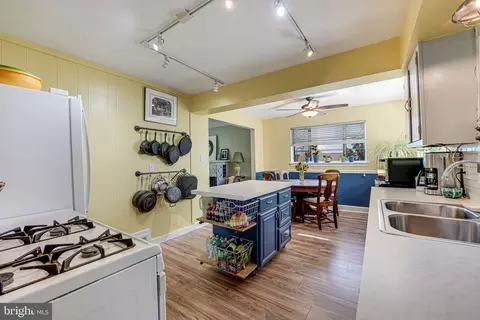 6025 Brunswick St, Springfield, VA 22150 photo 7