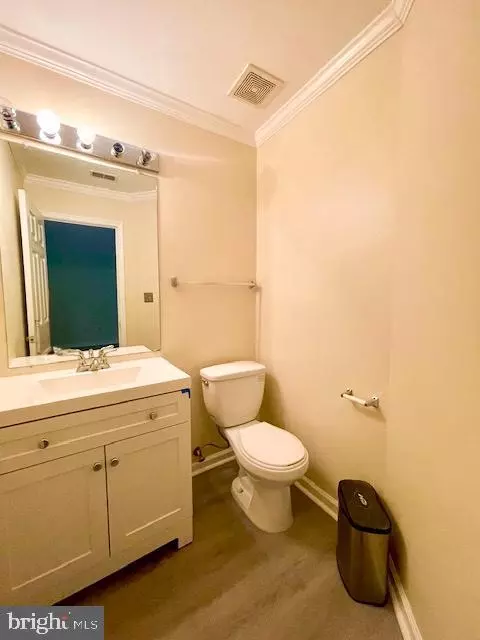 6360 Dakine Cir, Springfield, VA 22150 photo 4