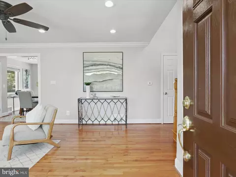 Entry Way - 6019 Frederick St, Springfield, VA 22150 photo 1 of 3