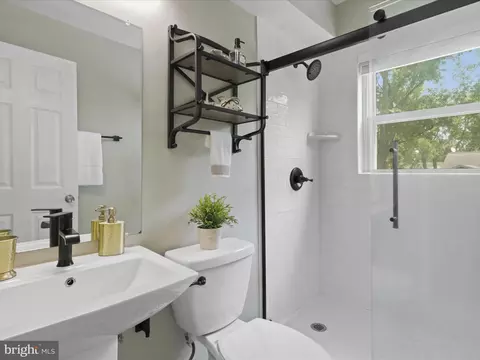 Bath - 6019 Frederick St, Springfield, VA 22150 photo 1 of 5