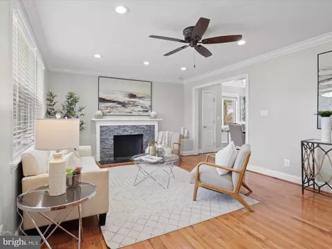 Living - 6019 Frederick St, Springfield, VA 22150 photo 1 of 10