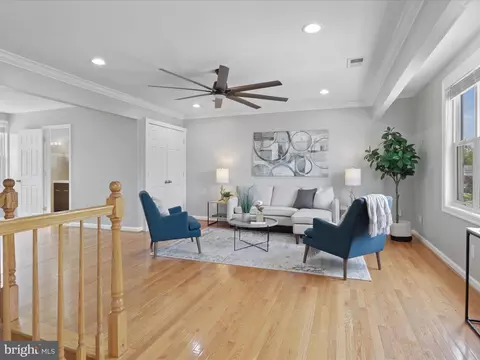 Living - 6019 Frederick St, Springfield, VA 22150 photo 8 of 10