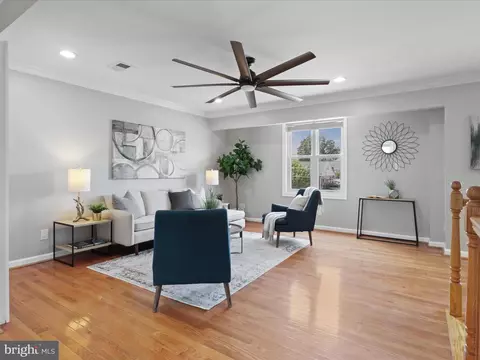 Living - 6019 Frederick St, Springfield, VA 22150 photo 6 of 10