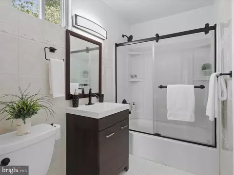 Bath - 6019 Frederick St, Springfield, VA 22150 photo 2 of 5