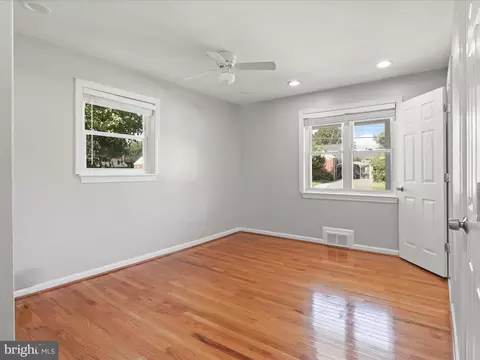 Bedroom - 6019 Frederick St, Springfield, VA 22150 photo 3 of 9