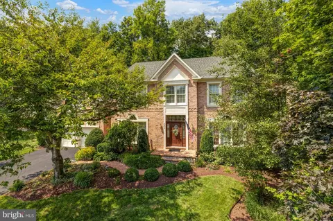 3279 Willow Glen Dr, Oak Hill, VA 20171