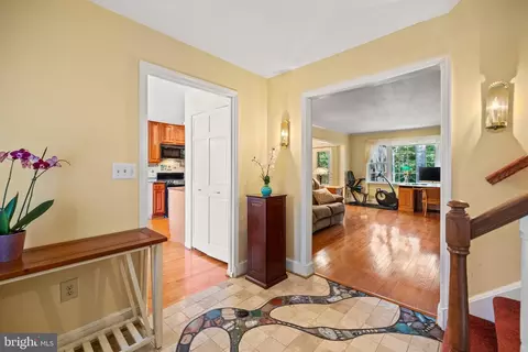 7933 Saint George Ct, Springfield, VA 22153 photo 6