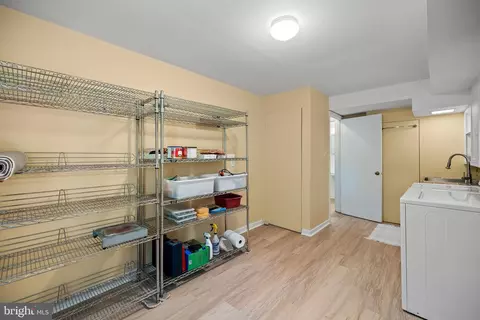 7933 Saint George Ct, Springfield, VA 22153 photo 35