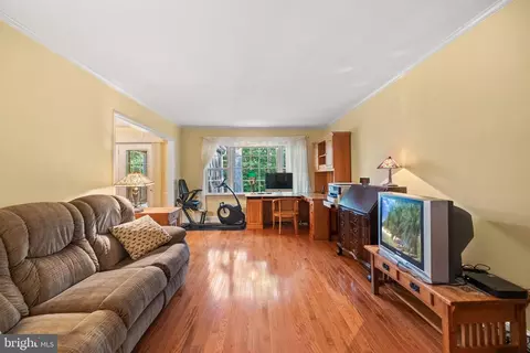 7933 Saint George Ct, Springfield, VA 22153 photo 18