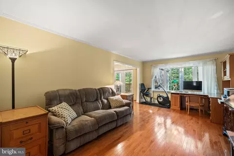 7933 Saint George Ct, Springfield, VA 22153 photo 17
