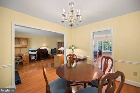 7933 Saint George Ct, Springfield, VA 22153 photo 13