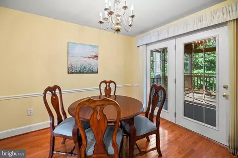 7933 Saint George Ct, Springfield, VA 22153 photo 14