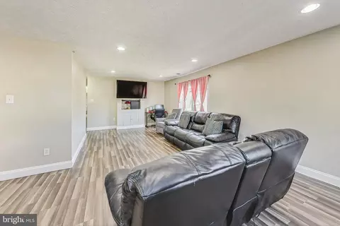 3860 Havenwood Pl #E, Alexandria, VA 22309