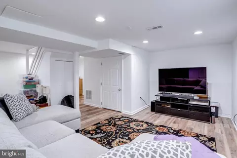 8693 Young Ct, Springfield, VA 22153 photo 36