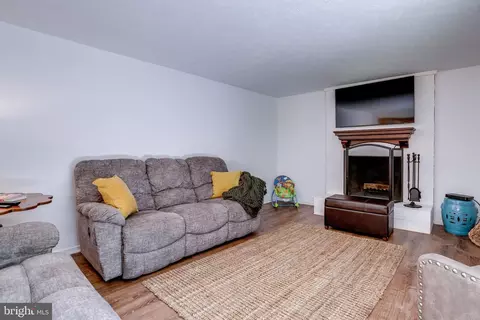 8693 Young Ct, Springfield, VA 22153 photo 20