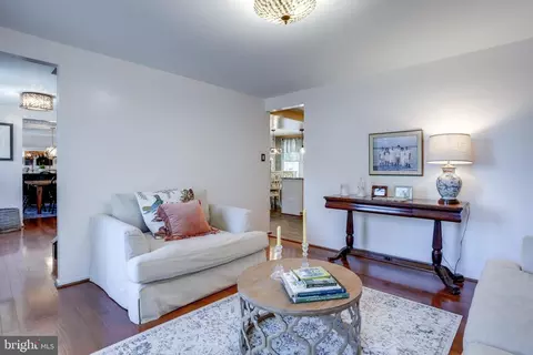 8693 Young Ct, Springfield, VA 22153 photo 11