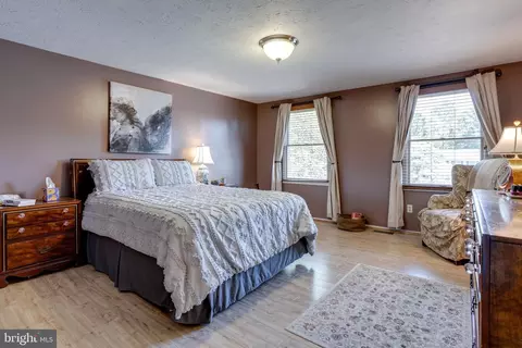 8693 Young Ct, Springfield, VA 22153 photo 27