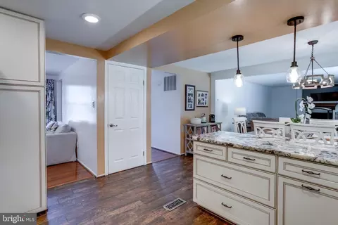 8693 Young Ct, Springfield, VA 22153 photo 15