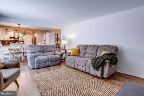 8693 Young Ct, Springfield, VA 22153 photo 19