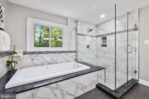 Bath - 7809 Valleyfield Dr, Springfield, VA 22153 photo 3 of 6