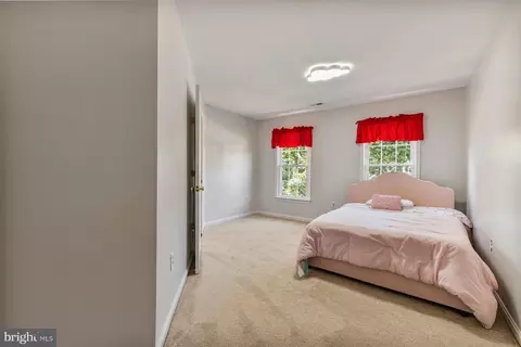 Bedroom - 7809 Valleyfield Dr, Springfield, VA 22153 photo 3 of 6