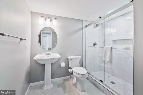 Bath - 7809 Valleyfield Dr, Springfield, VA 22153 photo 6 of 6