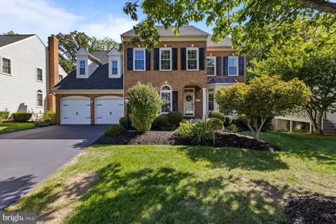 7809 Valleyfield Dr, Springfield, VA 22153
