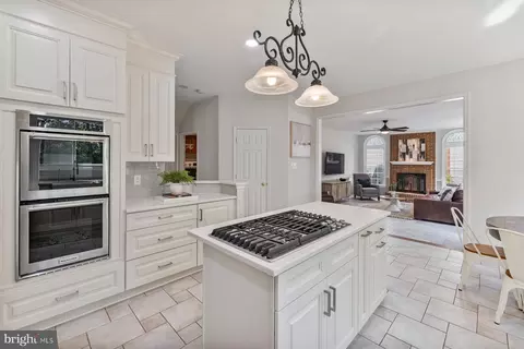 Kitchen - 7809 Valleyfield Dr, Springfield, VA 22153 photo 3 of 4