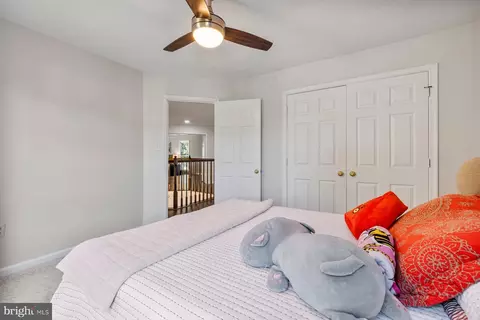 Bedroom - 7809 Valleyfield Dr, Springfield, VA 22153 photo 4 of 6