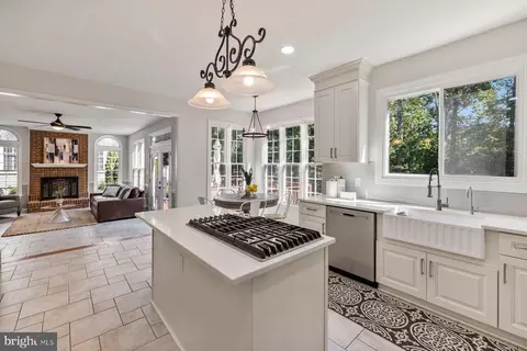 Kitchen - 7809 Valleyfield Dr, Springfield, VA 22153 photo 2 of 4