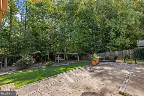 Exterior - 7809 Valleyfield Dr, Springfield, VA 22153 photo 4 of 6