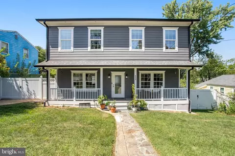 5608 S Quaker Ln, Alexandria, VA 22303