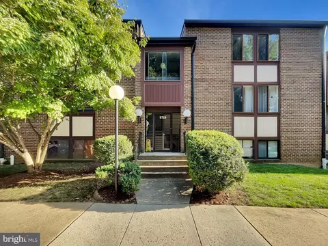 9719 Kings Crown Ct #202, Fairfax, VA 22031