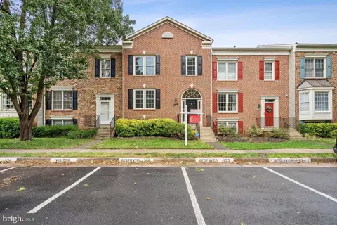 5104 Woodfield Dr, Centreville, VA 20120